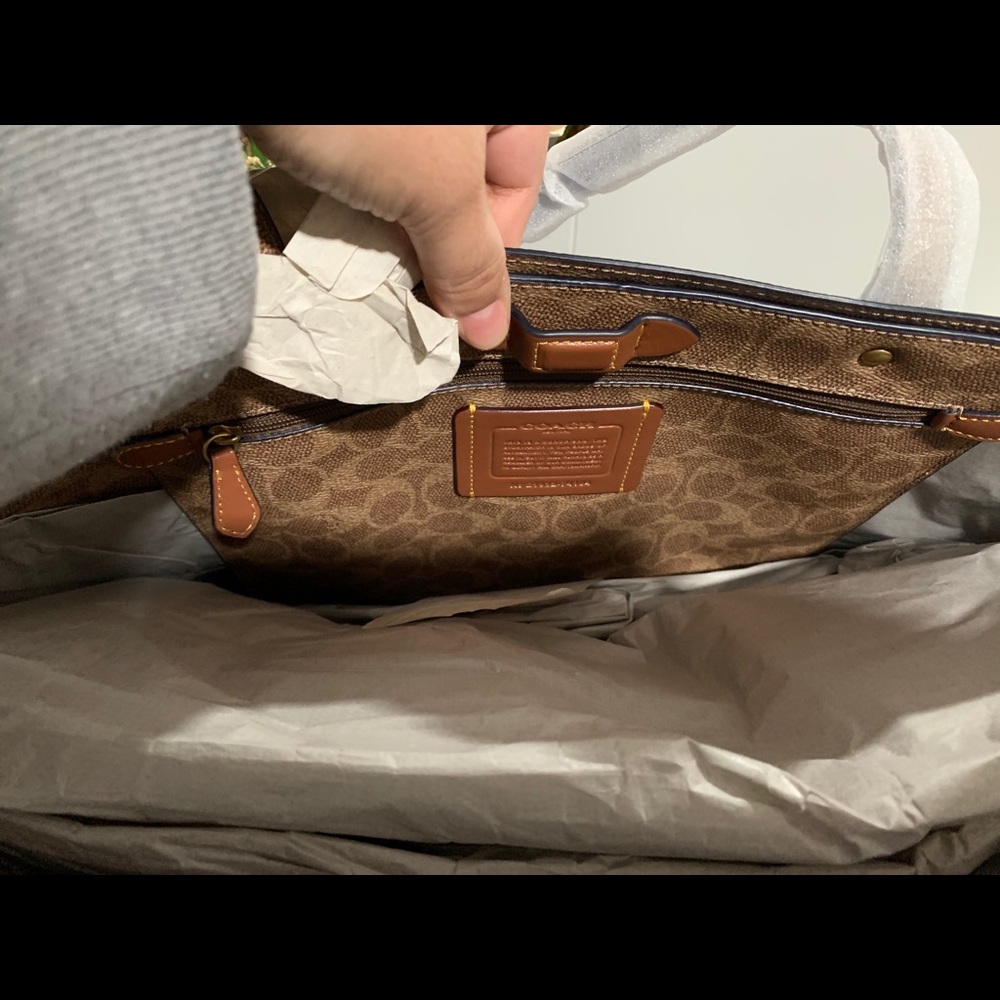 Coach Central Tote🌟🌟SOLD🌟🌟 - Picture 10 of 13